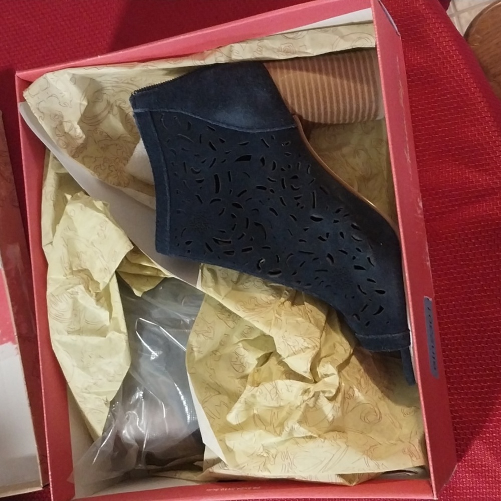 American Rag Gila style Ankle Boots size 6